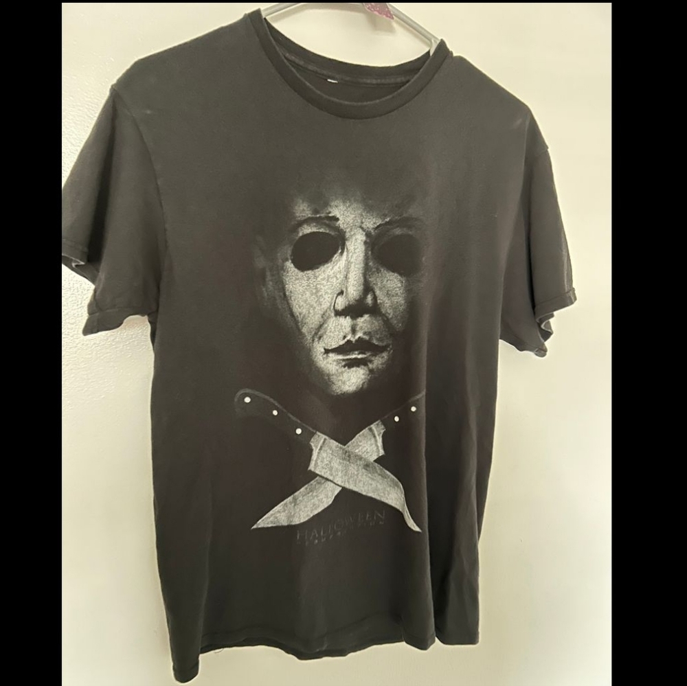 Horror‎ tshirt size small